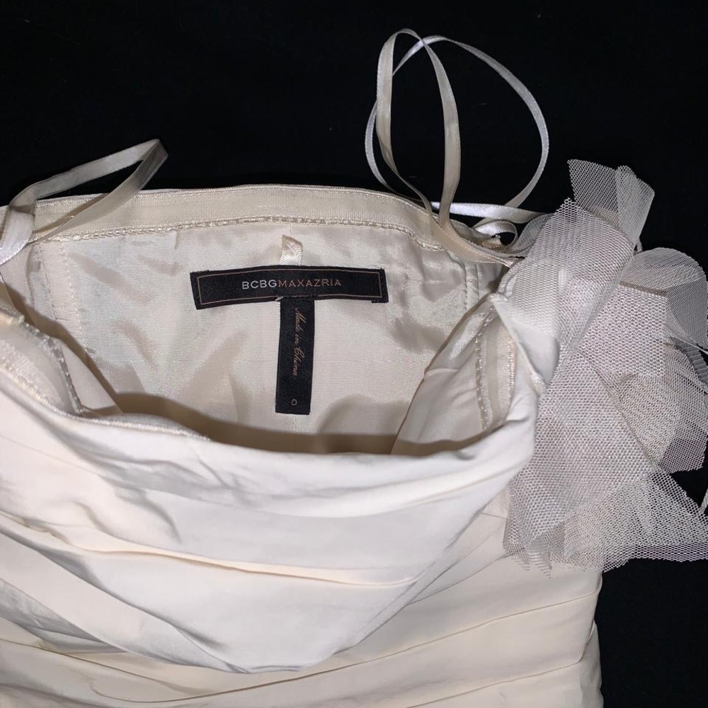 BCBGMAXAZRIA Cream Strapless Dress